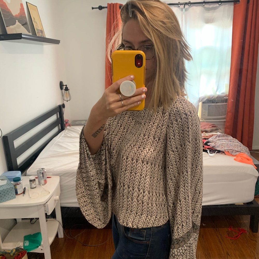 Patterned flowy blouse - Picture 5 of 5
